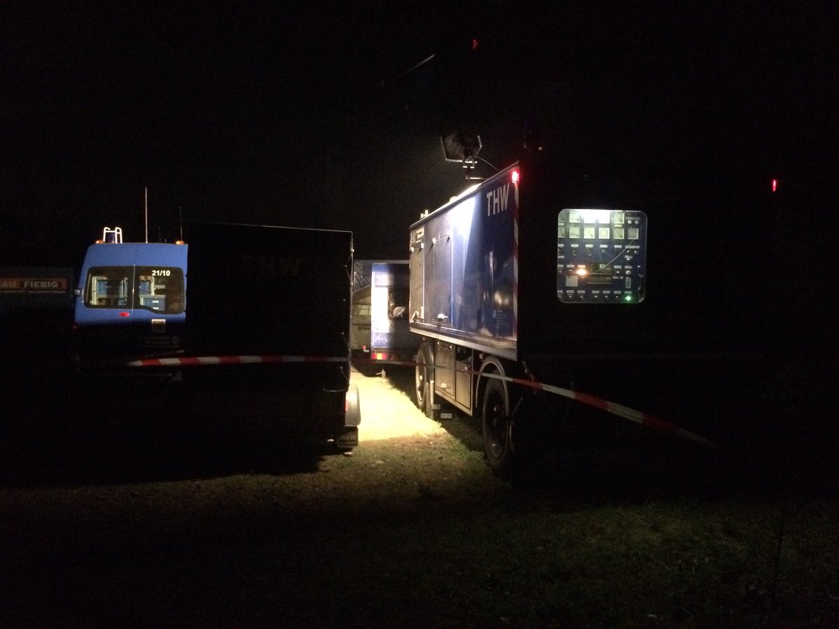 Seit drei Tagen sind die Fachgruppe Elektroversorgung von <a href="/THWWetzlar/">THW OV Wetzlar</a> und <a href="/THW_Neuwied/">THW OV Neuwied</a> zur Stromversorgung in Westernohe <a href="/dpsg/">DPSG</a> #leuchtfeuer2018 - Betrieb läuft Tag und Nacht @THWHERPSL <a href="/THWLeitung/">Bundesanstalt THW</a>