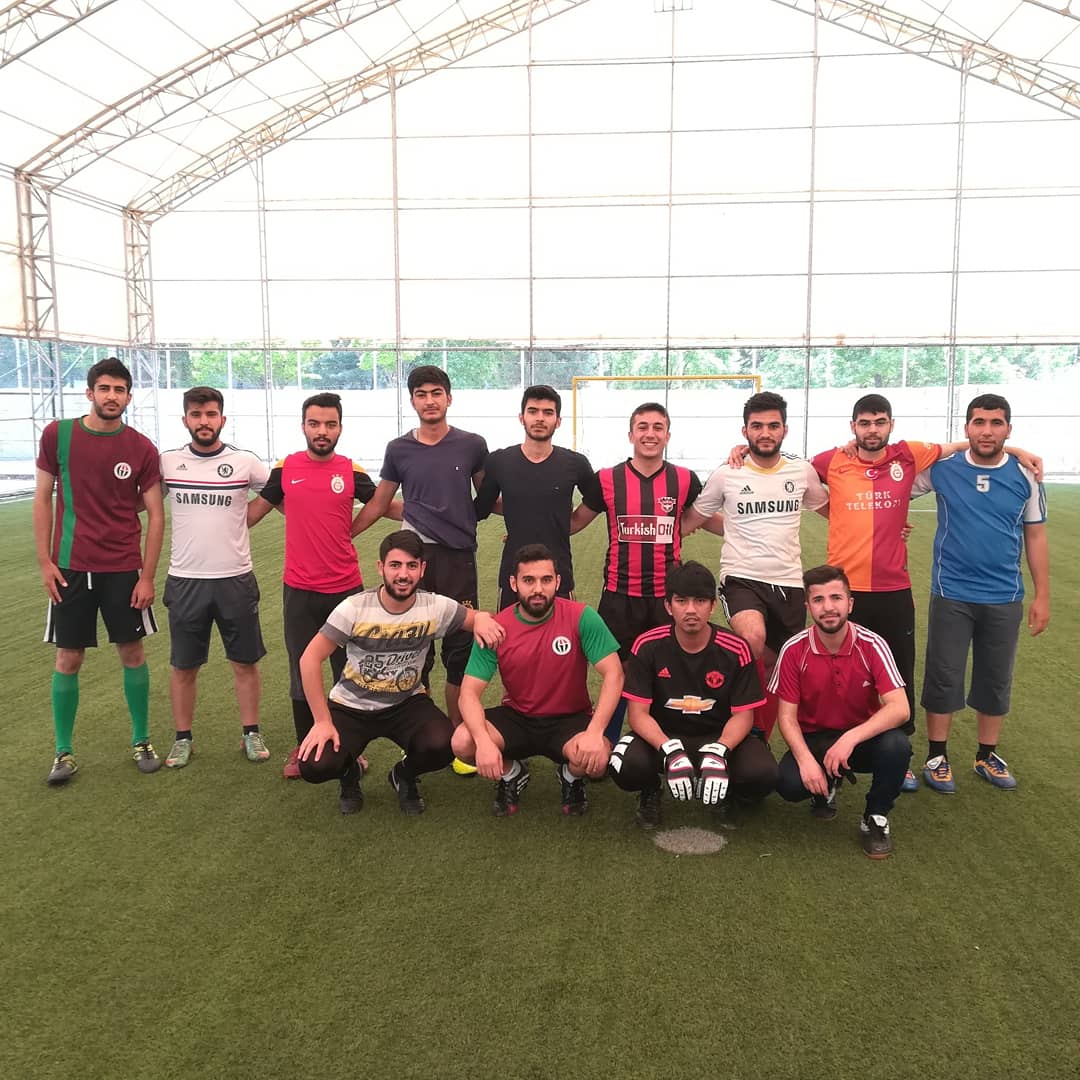 Fakültemiz temsilciliğimizin düzenlediği sınıflar arasında gerçekleştirilen "Kardeşlik Turnuva'mız tüm hızıyla @vipantephalisaha da devam ediyor.
Tüm takımlara başarılar dileriz 
<a href="/muhyettinigde/">Muhyettin İĞDE</a> <a href="/sehmusdemir_/">Şehmus Demir</a>