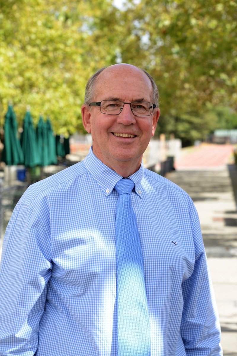 DominicanCANews's tweet image. Retiring Kent #MiddleSchoolprincipal #SkipKniesche reflects on life-changing decision to seek #teachingcredential at Dominican 27 years ago #KentMiddleSchool #StudentTeaching #TeachingCandidates #DistinguishedSchool #ThisIsDUC bit.ly/2HZOMcW #ThisIsDUC