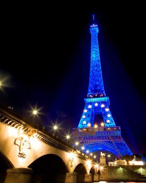 mmeouioui's tweet photo. La Tour Eiffel 2008 #instaparis #instanice #iloveparis #belle #jetaimeparis #parisstyle #pariscity #tower #towereiffel #latoureiffel #paris #parisphoto #instaparis #instaparisien #parisjetaime #jadoreparis #iloveparis❤️ #loveparis #parispic #pariscit… https://t.co/r58P3lFkSr https://t.co/tlMg4Adujf