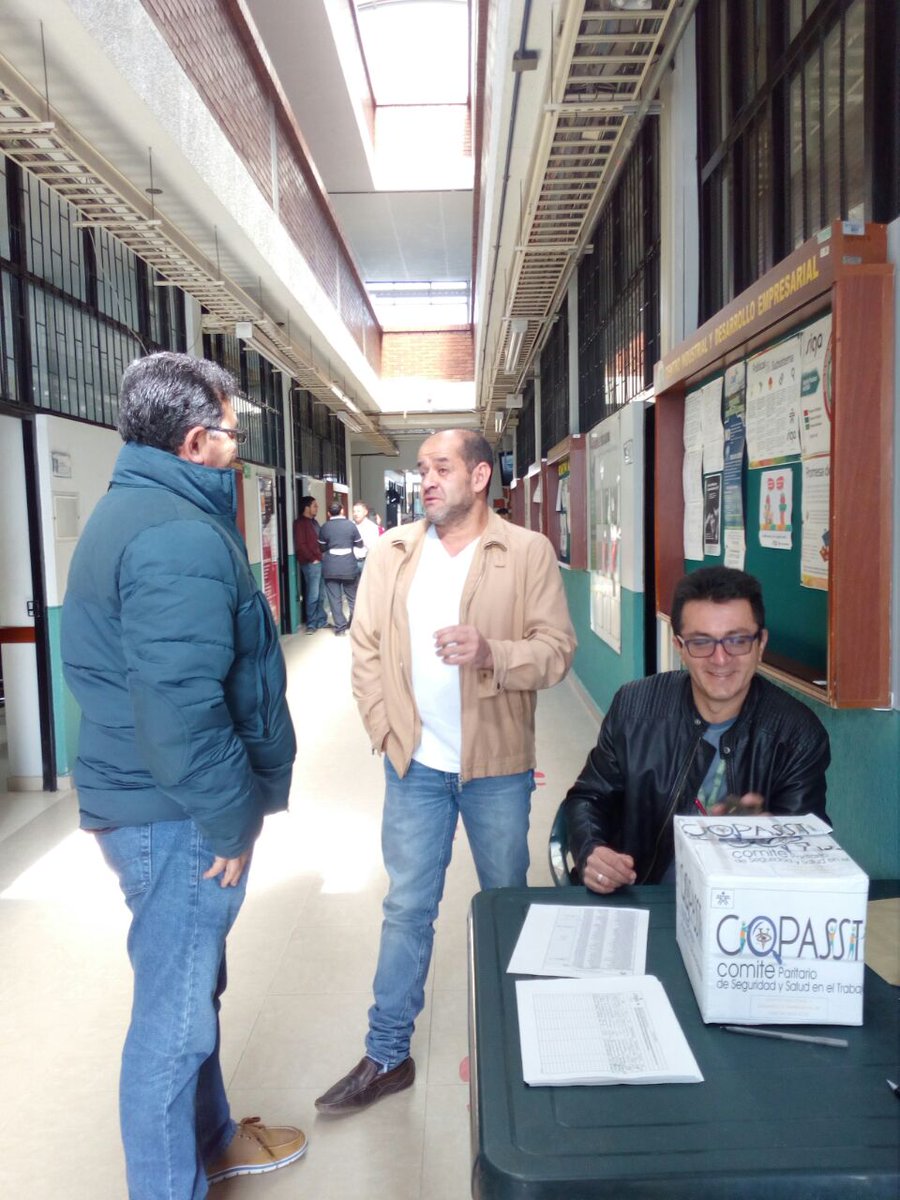 SENASoacha's tweet image. #AEstaHora se realizan las elecciones de representantes de #Copasst, funcionarios #SENA participan activamente en #Soacha;  prevención en seguridad y salud laboral. #SENAEnAcción.