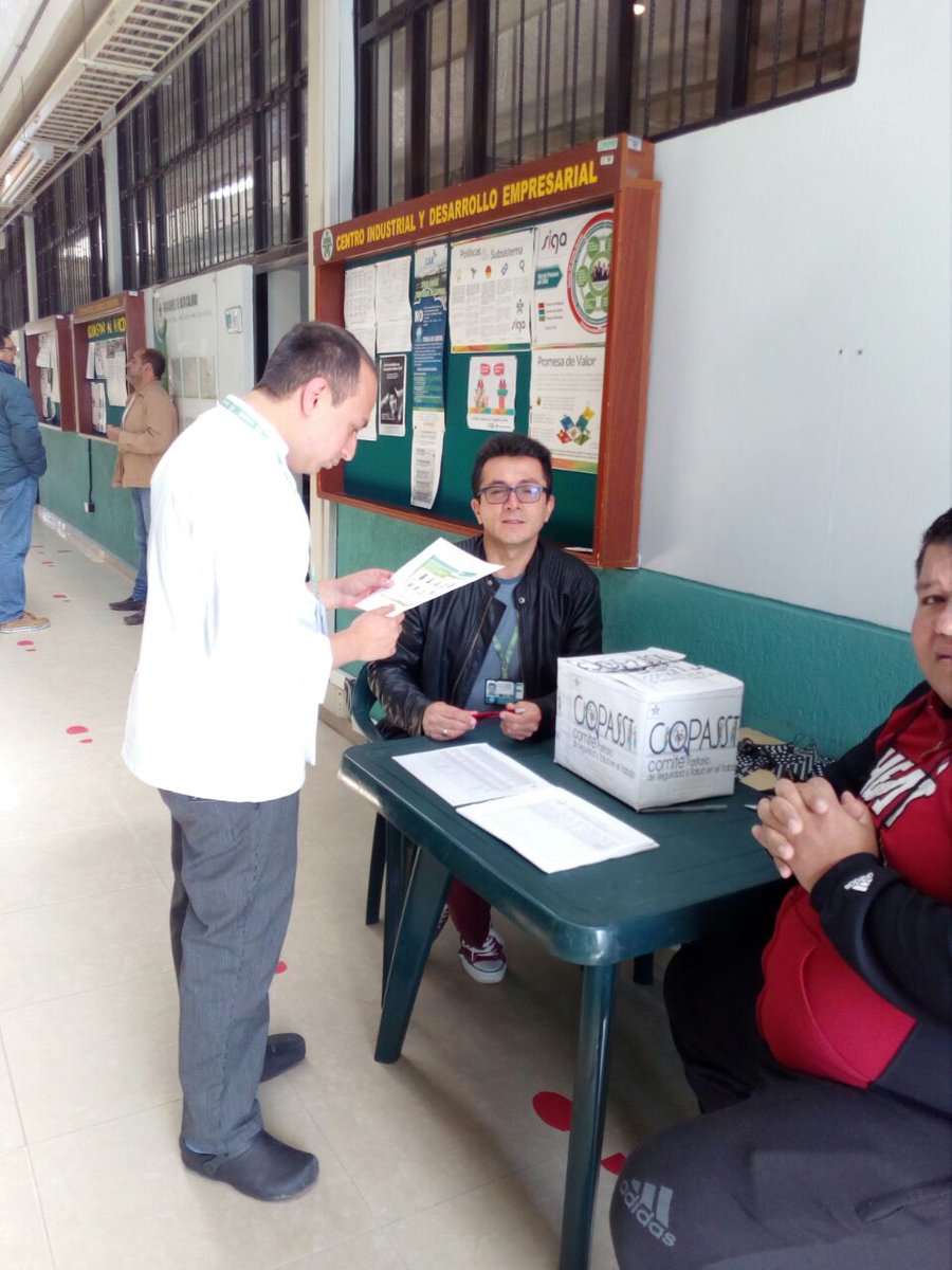SENASoacha's tweet image. #AEstaHora se realizan las elecciones de representantes de #Copasst, funcionarios #SENA participan activamente en #Soacha;  prevención en seguridad y salud laboral. #SENAEnAcción.