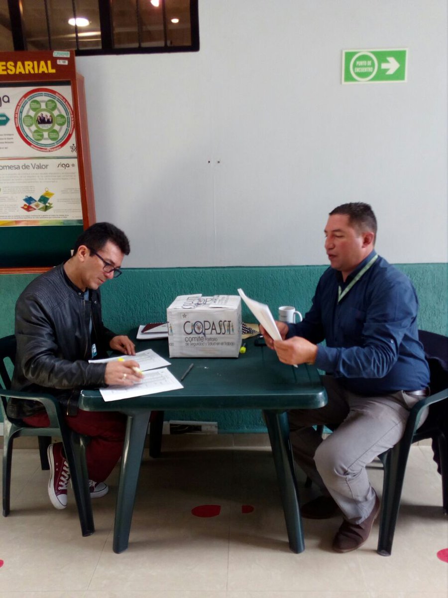 SENASoacha's tweet image. #AEstaHora se realizan las elecciones de representantes de #Copasst, funcionarios #SENA participan activamente en #Soacha;  prevención en seguridad y salud laboral. #SENAEnAcción.