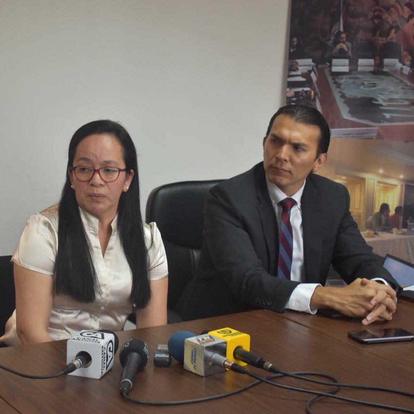 MINTRABAJOGuate's tweet photo. Comisión Nacional Tripartita de Relaciones Laborales y Libertad Sindical #CONALIS, ofrece Primera Conferencia de Prensa en la que sectores trabajador, empleador y gubernamental, dan a conocer sus líneas de trabajo para cumplir compromisos de hoja de ruta. #ATrabajar #mintrab https://t.co/eysAeKCjsQ
