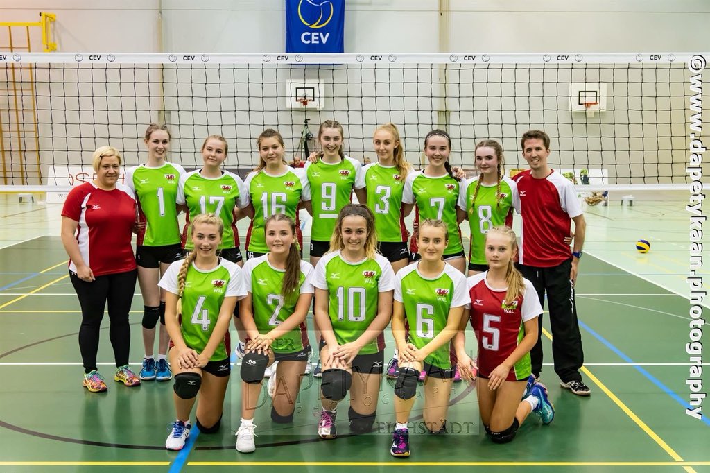 Under 19 Girls learning all the time, huge development throughout the squad #eurovolleyball #development @sport_wales <a href="/VolleyballSCD/">CEVSCD Volleyball</a>