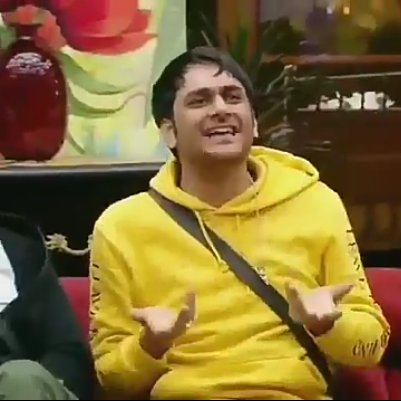 shruti_H_'s tweet photo. When Bigg boss asked him to nominate 5 sadasya from house n this was his expression..🤣🤣🤣
#VikasKaBirthday #OctoberThrowback #VikasGupta @lostboy54 https://t.co/wFWWdbqBLV