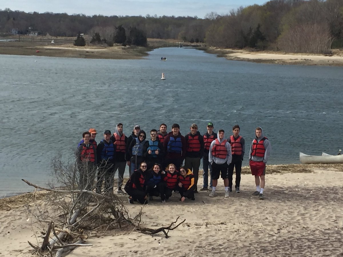 WantaghHS's tweet photo. AP Environmental Students exploring the Nissequogue River 🚣🏼‍♀️ https://t.co/fJkHjSCDtL
