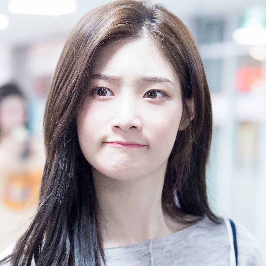 chaeyiorn's tweet photo. @saturcnus Ngapain yaaa https://t.co/6cpgTcdJ5W