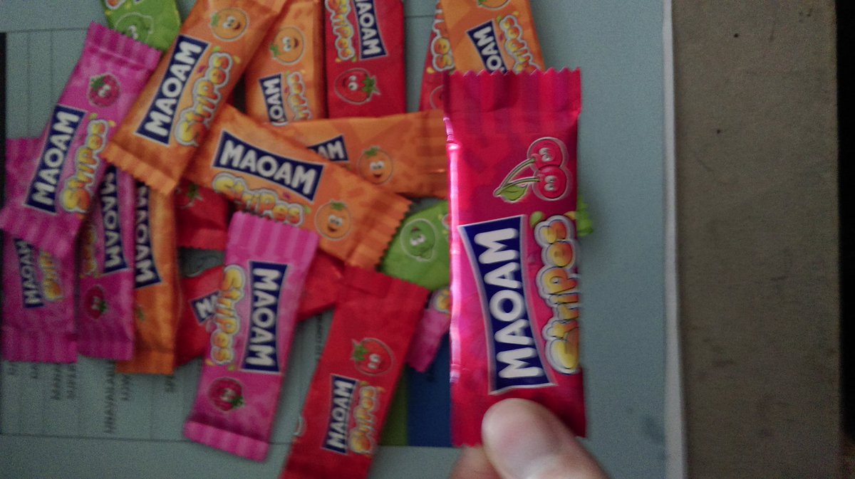 crunchtimechris's tweet photo. @OfficialMAOAM Just bought a packet of Maoam Stripes containing only ONE cherry Flavoured Chew!!! Unacceptable. https://t.co/f92gxBCZAG