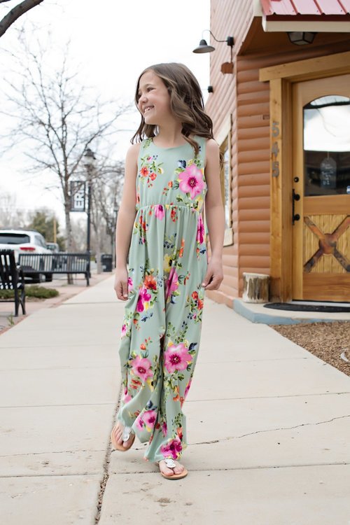 RyleighRueMVB's tweet photo. Girls All My Love Floral Tank Maxi Dress Sage $36.00 https://t.co/QC3B96VGaN #ryleighrue #girlsdress https://t.co/O1Qq3wqR0r