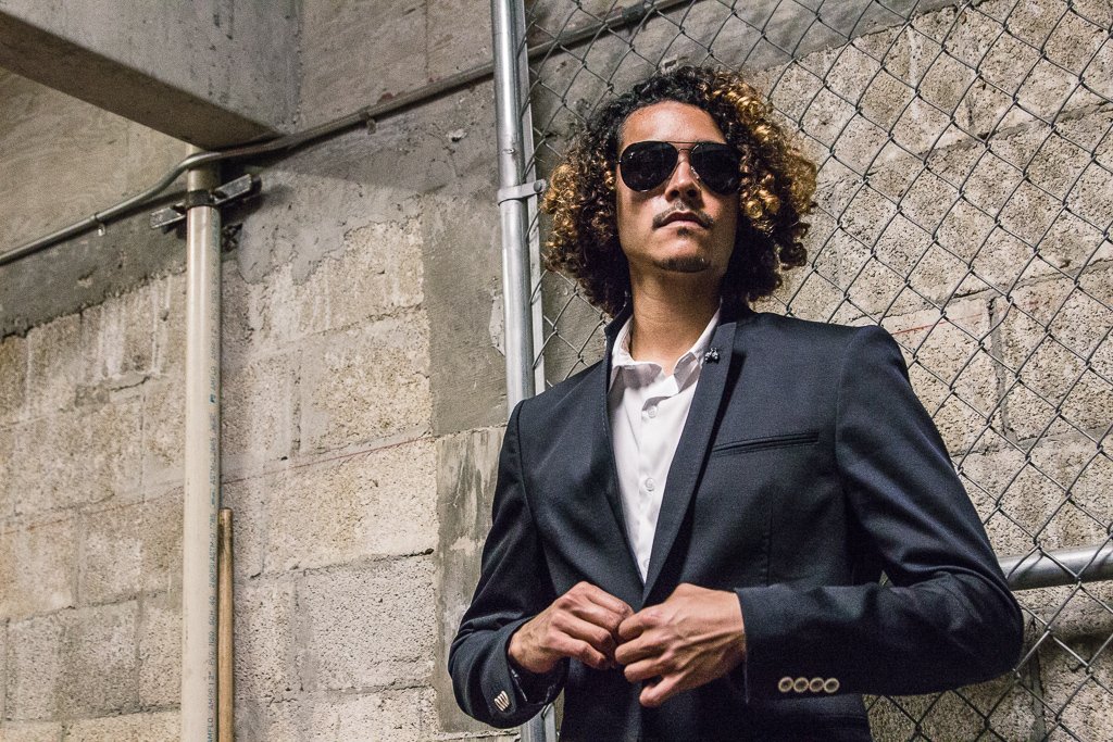 _funglasses's tweet photo. Nothing feels more boss than a classic aviator to get the week started 🔥#MondayMotivation  🕶 Calle Ocho 🔍 https://t.co/qBLWBKaRzT https://t.co/maVR1oY8tq