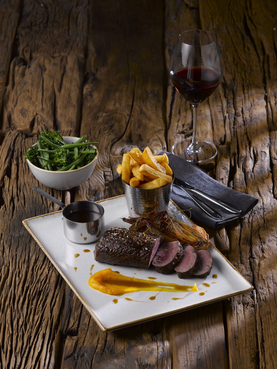 GastroDirectUK's tweet image. At first glance, we eat with our eyes. Make all your dishes mouthwatering with a range of Seasons by Porcelite at Gastro-Direct. #procelite #plate #plates #food