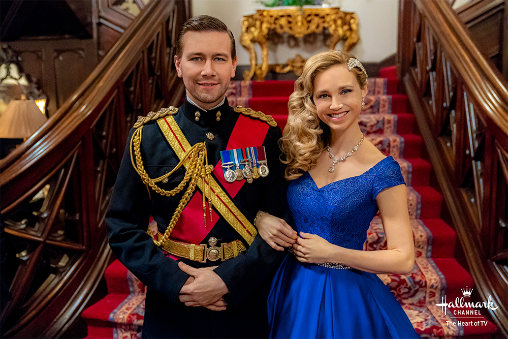 followarmstrong's tweet image. Sara's boyfriend Danny proposes, then reveals he's the prince of a small country called St. Ives, and they need his parents' blessing to marry. Don't miss Royally Ever After on Saturday, May 19 at 9/8c on @hallmarkchannel. @FionaGubelmann @torrancecoombs #RoyallyEverAfter