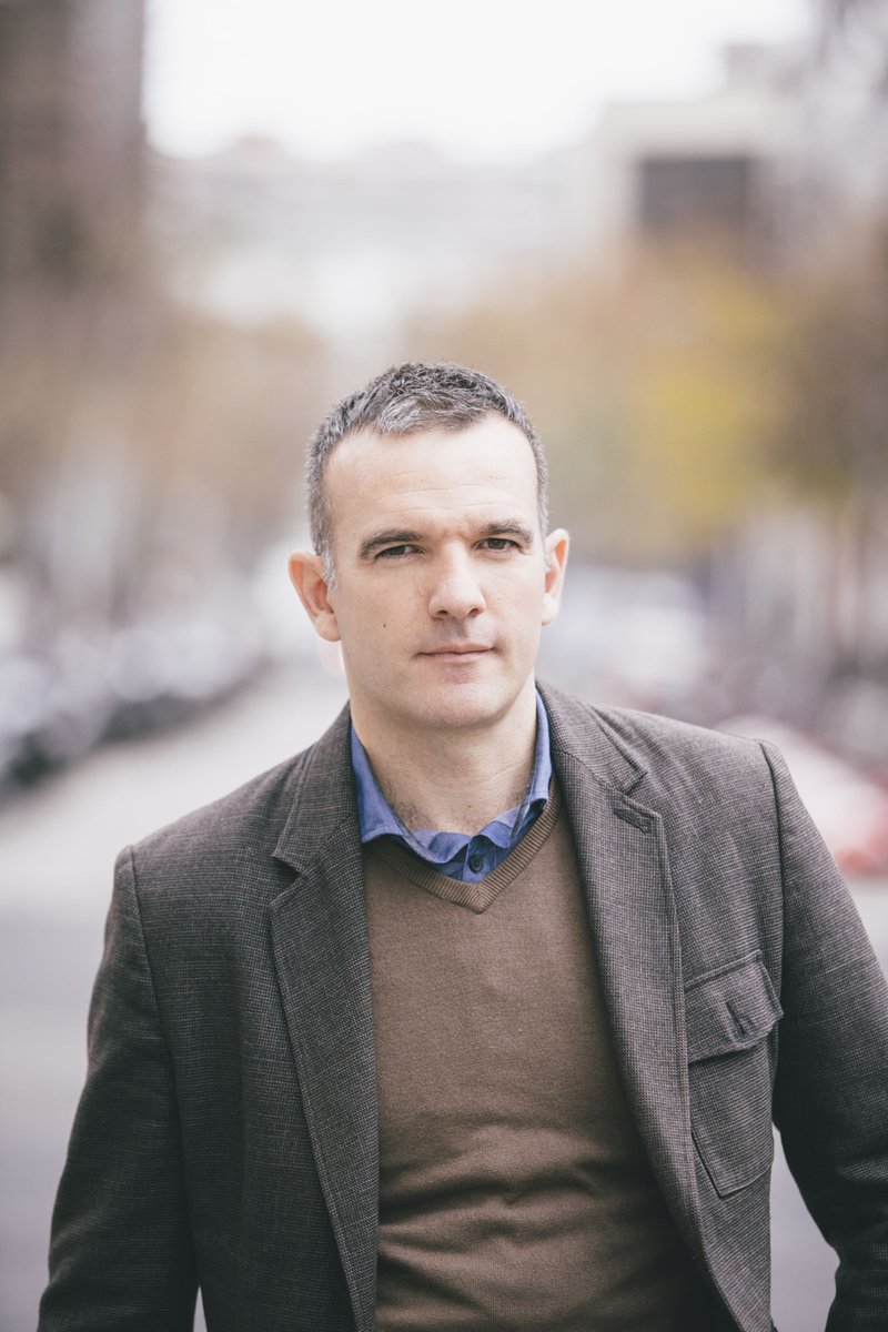 laviniagroup's tweet photo. Mañana en @PaginaDosRTVE , el periodista @sergivicente habla de su experiencia en China. Doce años de vivencias recogidas en el libro 'China Fast Forward'. Una obra en tono coloquial para conocer las particularidades del gigante asiático. https://t.co/gAwSlDiXMZ