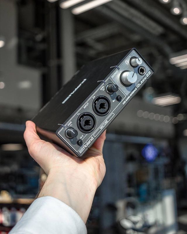 ROLANDCANADA's tweet photo. 🎤🎛 Studio grade sound you can take anywhere! The Rubix USB audio interface line makes it easy to record high quality audio to your Mac, PC, or iPad. Check it out for your production needs! #repost: @longmcquadepro #myroland #roland #rolandrubix #rubix22 https://t.co/dYV1WaEUBN https://t.co/0M9lk2vwey