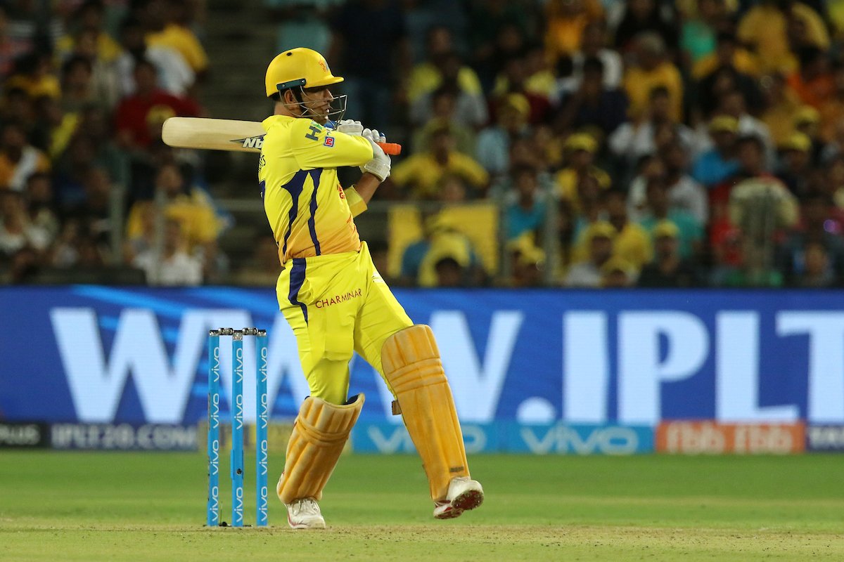 #CSKvDD - Dhoni and Watson wreck Delhi - CSK back to Top of the Table!