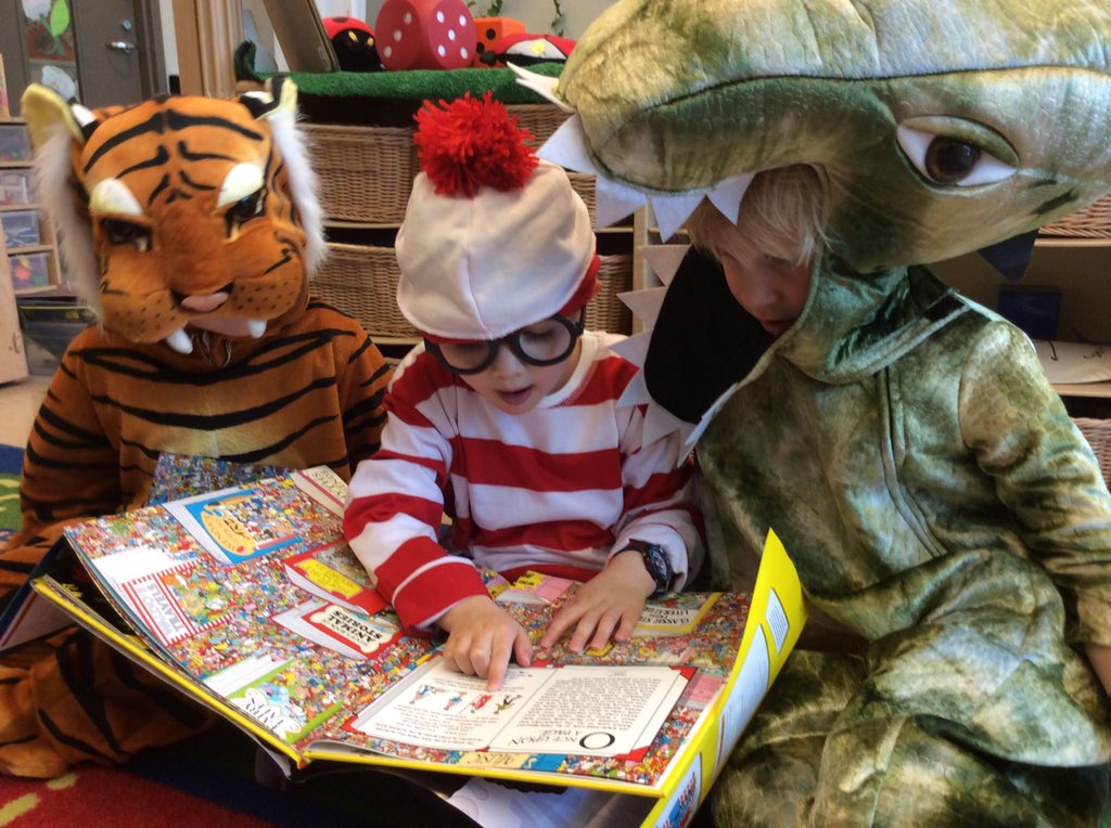 BISCLPReception's tweet photo. It's a beautiful day to get lost in a book!
#BrilliantBadgers #bookdayBISCLP18 @The_IEYC #BISCLPReception https://t.co/YvCl1qgsKh