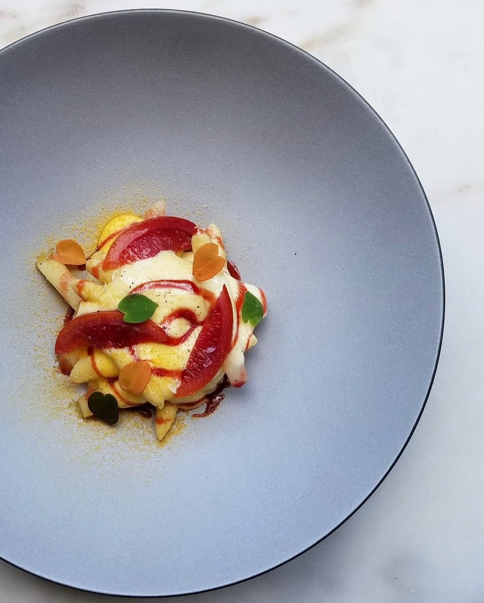 gzchef's tweet photo. It's starting to feel more like Spring. As soon as I get back to @georgie_bh, I'll be indulging in this seasonal warm white asparagus topped with candied blood orange and sauce maltaise. https://t.co/RFNPJByKOb