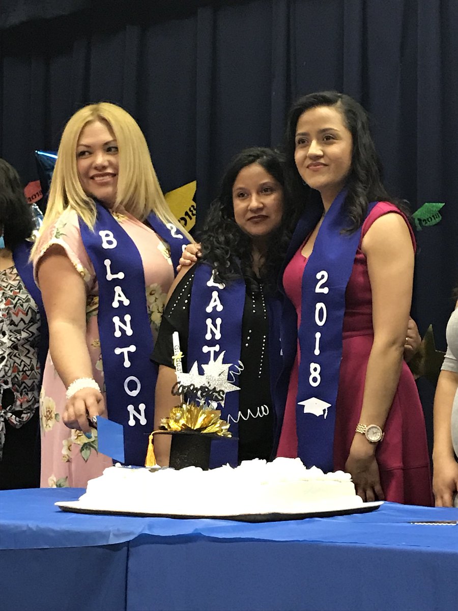 epromotora_p's tweet photo. Congratulations to @BlantonElem parents on her #epromotora graduation! Keep inspiring your kids in achieve whatever they dream.
@DoyleAValdez @aisdparents @FamAsPartners @AISDSupt @megane1kins https://t.co/YGt3BI6b1i
