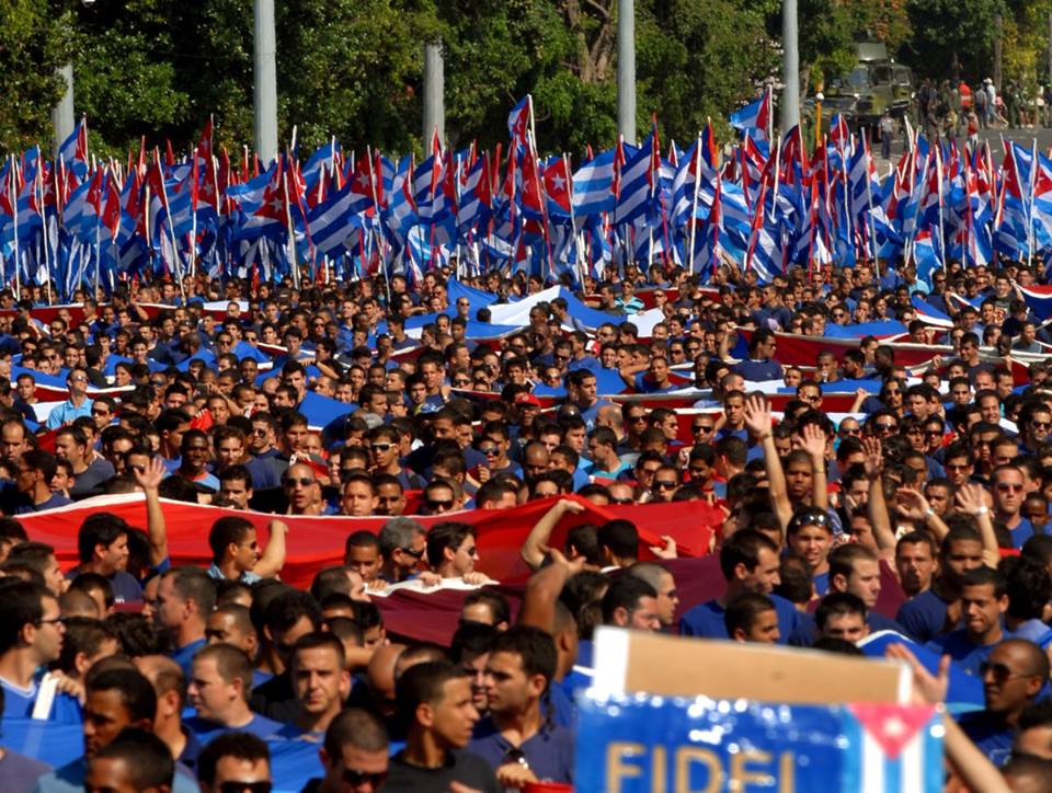 yadianperez's tweet photo. Nuestros jóvenes en la @universidad_uci fieles a @Fidelensusideas, aportando al futuro #CubaSocialista #SomosContinuidad #SomosUCI #LaUCIesFidel  #PorCuba #TodosMarchamos @CubaMES @CubaTVSITVC @catedra_Che_uci @nataliauci16 https://t.co/dGmdvdfr4y