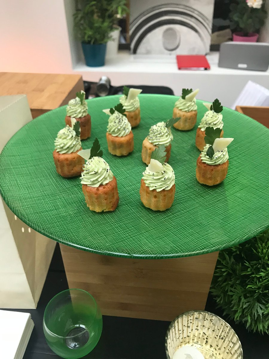 PassagePieton's tweet photo. Retour sur une soirée en l'honneur du @SuspenduJardin ! De nombreuses merveilles à déguster grâce à @FAUCHON_Paris, LL Concept et Éthique & Toques ⭐️
#PassagePiéton #ActivateurDeMarques #JardinSuspendu #Rooftop #Végétal #Inauguration #Paris https://t.co/XcXioPDOU4