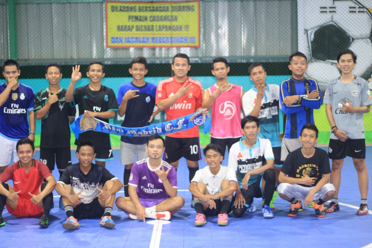 MadridistaKroya's tweet image. #DokumentasiPRMI @Madrid_Indo
.
Muchas Gracias Lurr sudah berkeringat bareng malam ini.
Sampai ketemu di Event Kami selanjutnya.
.
#FutsalPRMI #SparingFutsal #EventPRMI #REALMADRID #madridista #indonesia #community #prmi #peñarealmadriddeindonesia #matchday #HalaMadrid