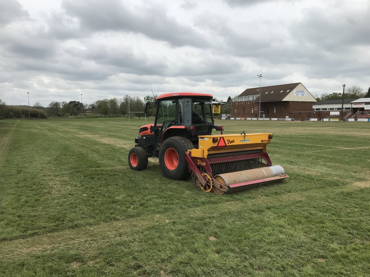 WoodwardTCare's tweet photo. Applying sand top dressing and overseeding this morning @NOERFC1
The main pitch has performed well despite the exceptionally wet spring in its first season since secondary drainage was installed after levelling the pitch and primary drainage.
#sportspitchdrainage #topdrain https://t.co/Mm6wvRJqSi