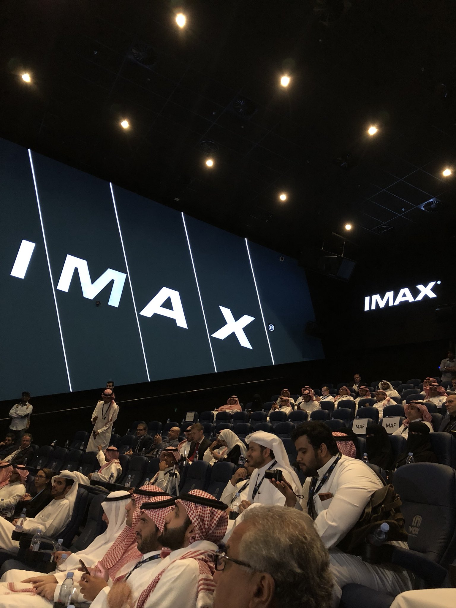 الرياض سينما AMC Cinemas