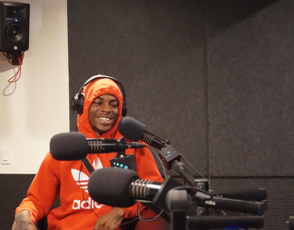 DealKloser's tweet photo. Make sure you tune in TONIGHT @ 9pm for @kbdevaughn’s interview with @RosecransAvenue on Dash Radio w/ @RosecransVic &amp; 
@GigglesIrene. 

#4MeNotU #WestsideDog #AppleMusic #iTunes #Spotify #Tidal #Soundcloud #STREAMNOW 🐾 https://t.co/3Sx1LSnk83