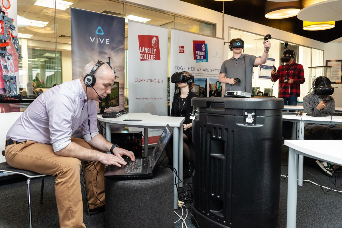 htcvive's tweet photo. Last week the @htcvive was utilized to showcase how VR can be used to create unique distance learning experiences, as Pixar co-founder Loren Carpenter was ‘teleported’ live into a virtual classroom in the UK.

Read more here - https://t.co/Nx6gEaeUHj https://t.co/3zfHeUNTc3