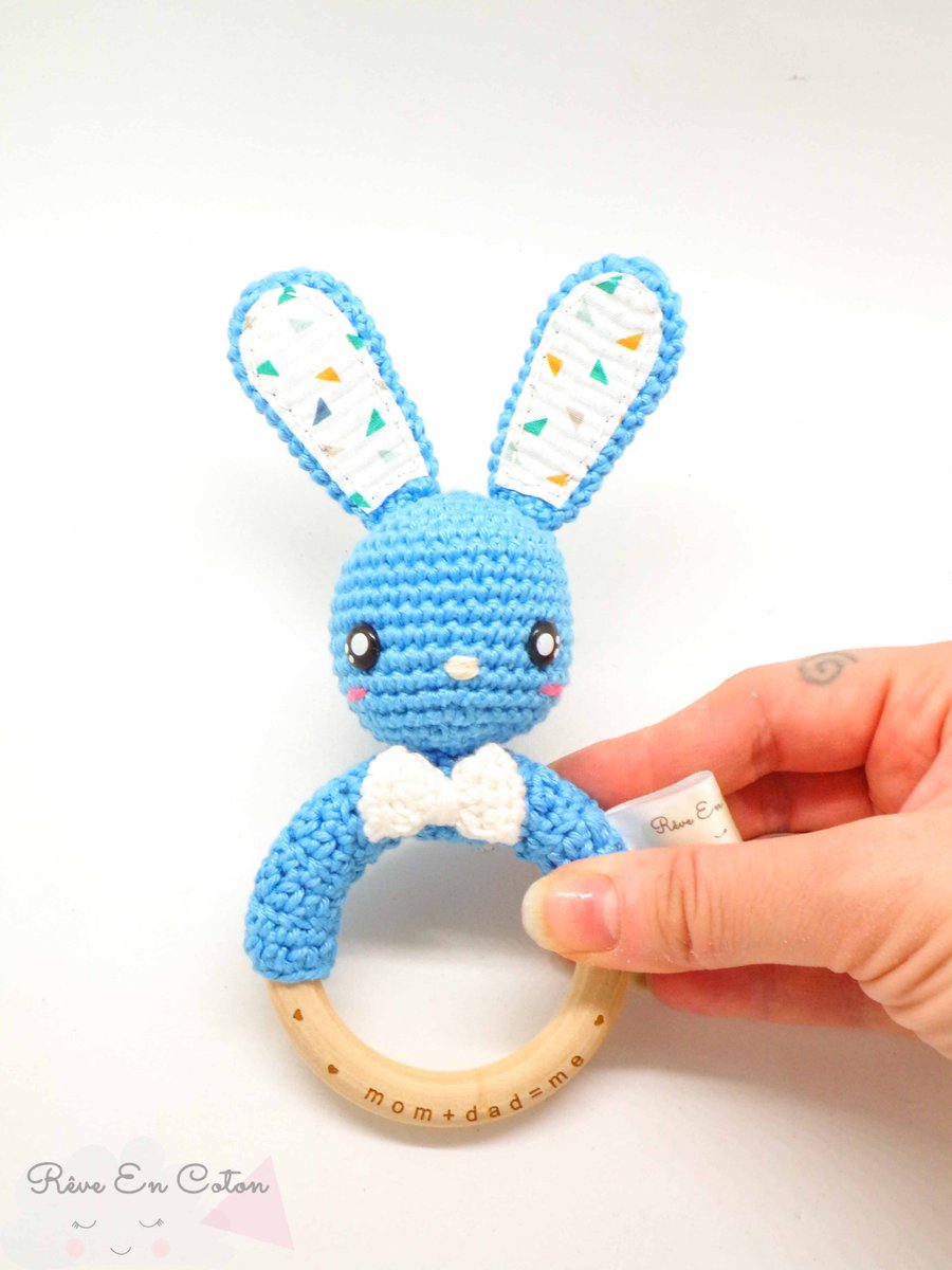 Reve_En_Coton's tweet photo. - Hochet lapin bleu -
Il était une fois, un petit lapin bleu ...
https://t.co/9jwyu4tsuk
#hochet #hochetbebe #cadeaubebe #cadeaudenaissance #cadeaunaissancebebe #joueteveil #jouetbebe
#mompreneuse https://t.co/4NTgxAwPiK