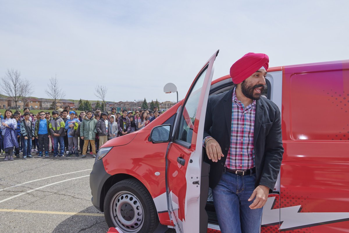 melsariffodeen's tweet image. Update: we already have 310 requests for a visit! Please keep sharing codemobile.ca with your networks. We're excited to expose over 140,000 youth to coding and other digital skills across 🇨🇦 with the support of #CanCode. It's #codetimegotime!