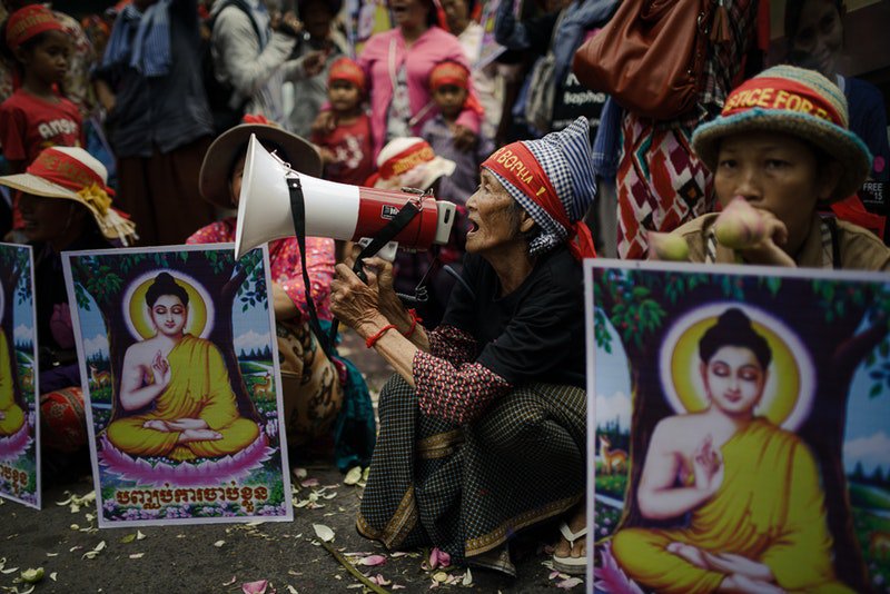 CorkFilmFest's tweet photo. LIKE TO WIN PAIR OF TICKETS TO ADVANCE SPECIAL SCREENING: Tues 1st May 6.30pm @GateCinemas @Eclipse_Picture award-winner THE CAMBODIAN SPRING, an intimate portrait of fighting for what you believe in. Dir Chris Kelly &amp; Venerable Sovath present. Trailer: https://t.co/PsCYuifYiG https://t.co/0w2ovDA8eQ