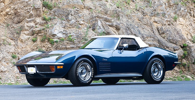 AllVetteColors's tweet photo. 1972 LT-1 Corvette convertible in code 979 Targa Blue. The color  returned in 1973 but was code 927 and called Dark Blue in the Corvette  dealer brochure, where it was listed as a "new" color. #corvette #corvetteC2 #corvetteC3 #corvetteC4 #corvetteC5 #corvetteC6 #corvetteC7 https://t.co/p47MA0LHjN