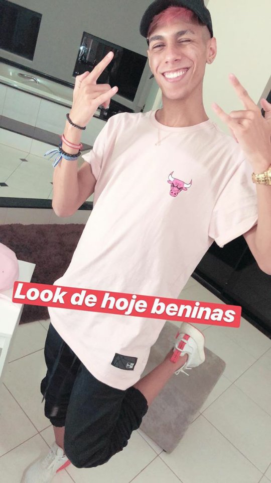 always_mafoo's tweet photo. o xuxuzin da mimha vida é tao lindo e ama rosa. eu te amo tanto @Inemafoo https://t.co/e7Pg0LDZVd
