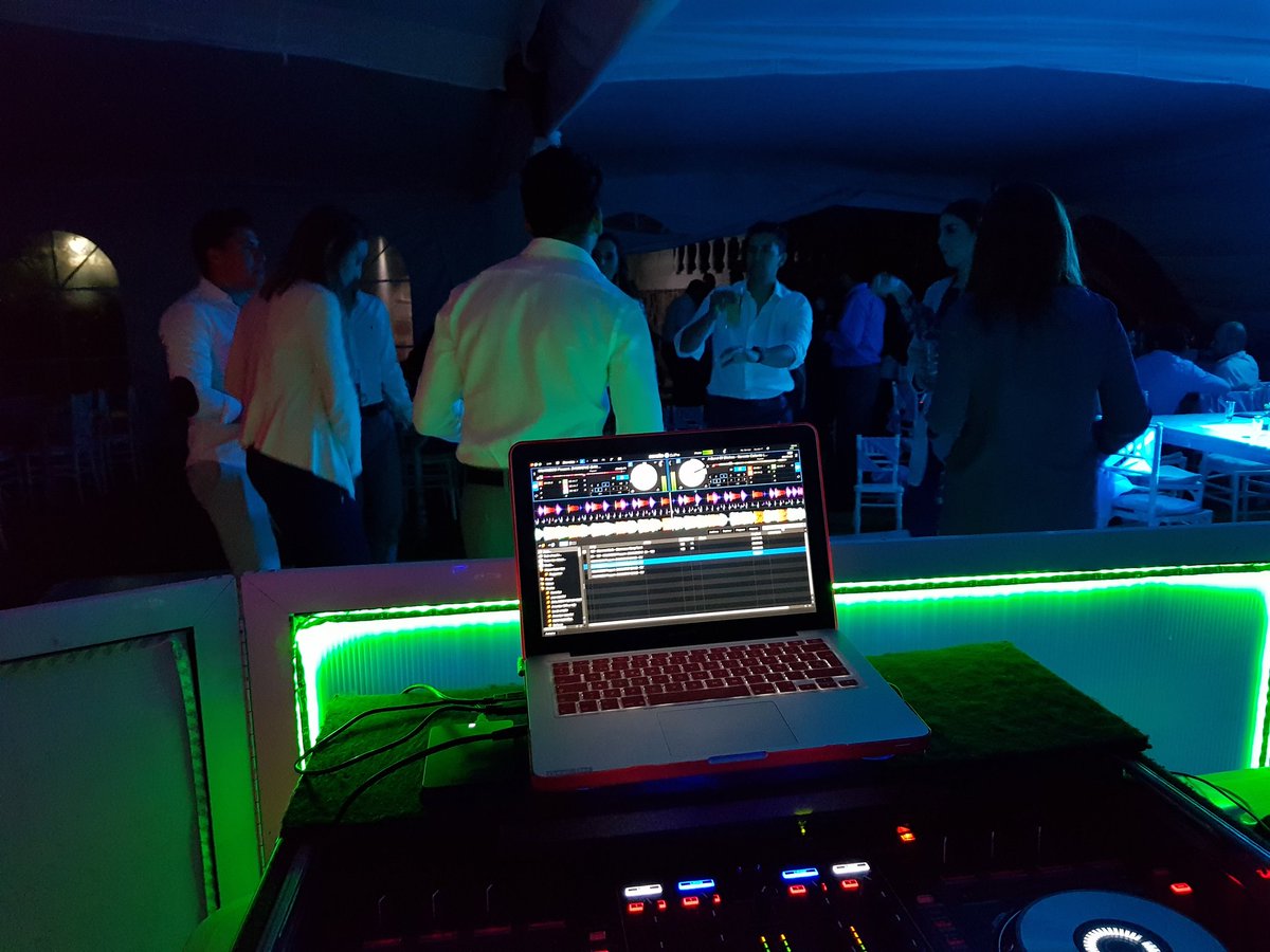 djsaacuzz's tweet photo. Un poco de lo que se vivió el día sábado! No dudes en contactarnos, haz de tu fiesta un dia inolvidable!😎 https://t.co/kY1OkRgOed