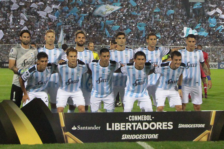 Franqui_Kutter's tweet photo. Que leeeeeejos estás de ser el más grande , gigante hay UNO SOLO 👋🏻👋🏻💙 https://t.co/NHpy0LvM82