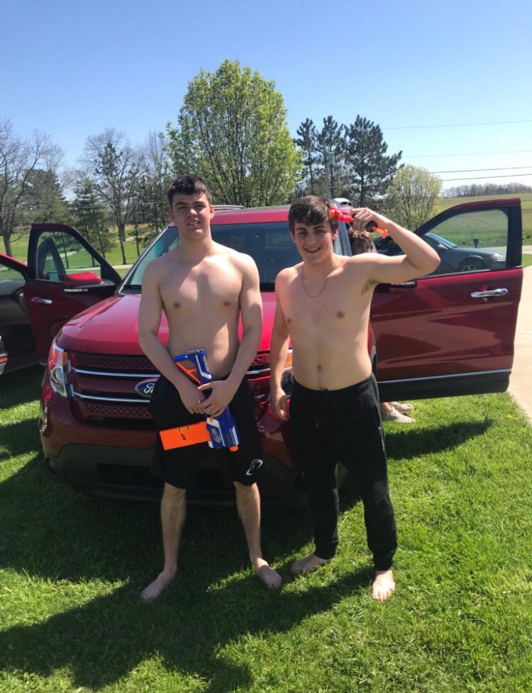 echs_nerf's tweet image. Nick Griffin (Dart Daddies) killed Evan Grewie (Elite Scum) while naked