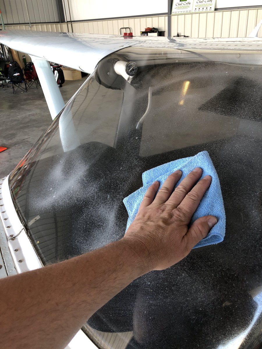 TheChadColby's tweet photo. #preflight complete, bugs gone, window washed up, back on #Ready5 #Cessna205 @LiveWorkGrowCIA https://t.co/Ff8KA9GyIr