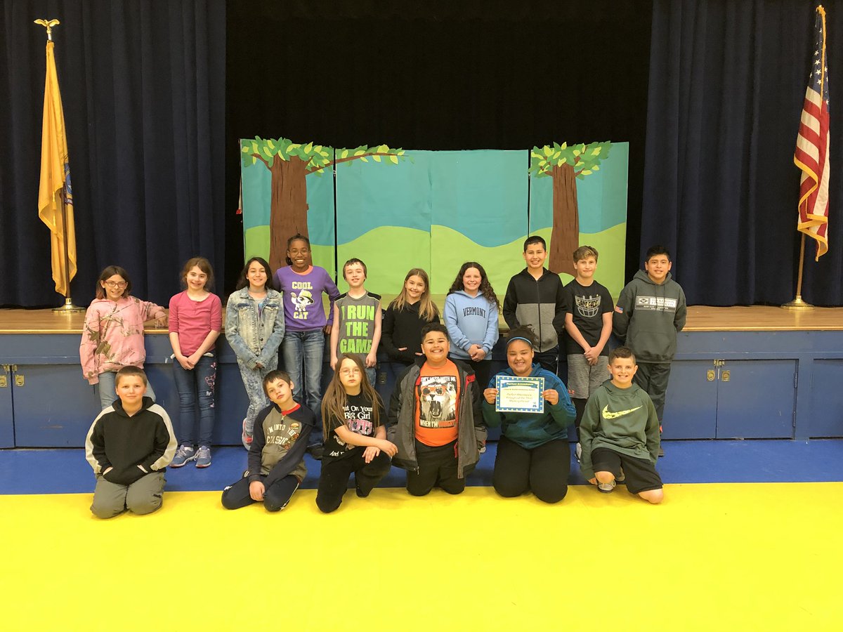 DunfeePride's tweet photo. Perfect Attendance Pretzel Party Marking Period 3! #DunfeePride #grades3,4,5 https://t.co/ONyQr2xuYK