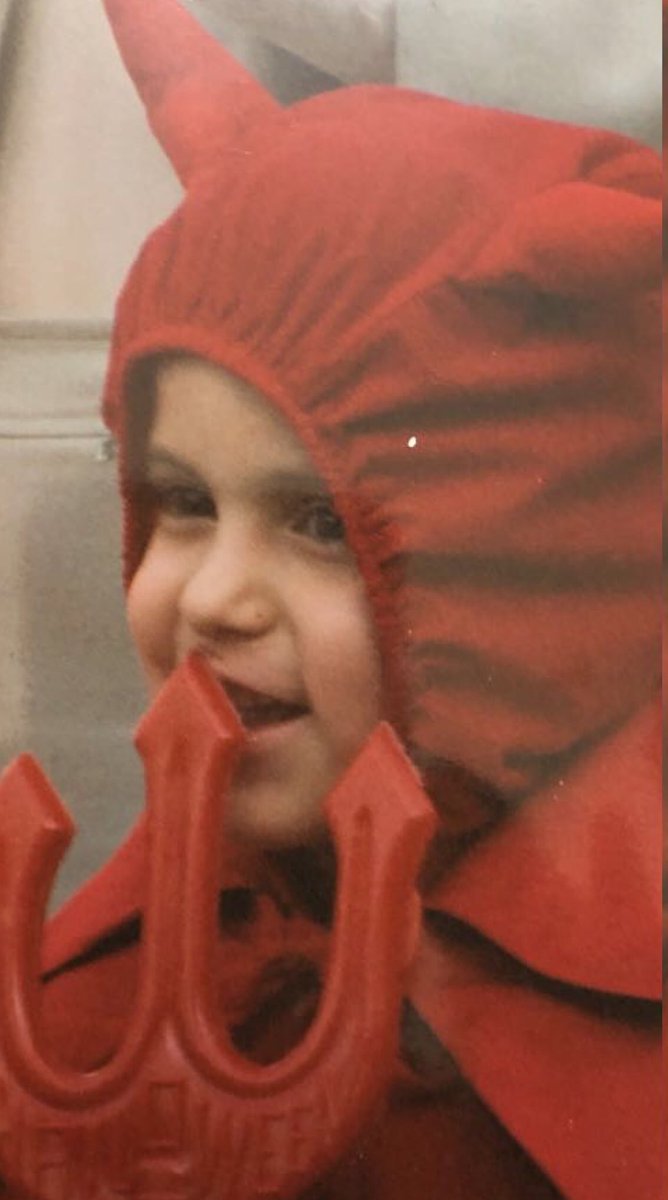 screamau's tweet photo. Feliz Día del niño aquí una foto de cuando yo era un bebé https://t.co/xdECa0ZALf