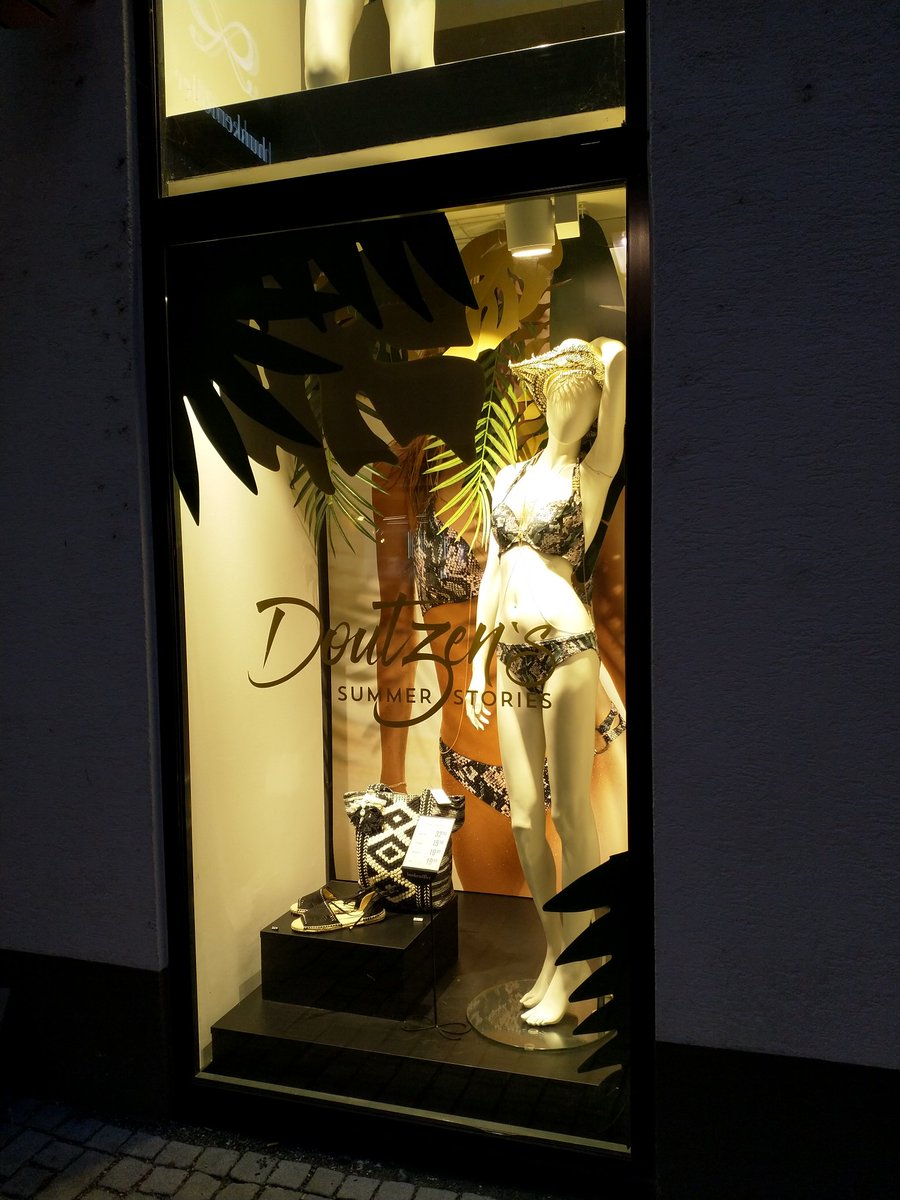 What an amazing Doutzen Swim Collection launch day! <a href="/Hunkemoller/">Hunkemöller</a> <a href="/PetraDierck/">Petra Dierck</a> <a href="/verbmel/">Melisa Verbeck</a> <a href="/mareikefrenzel/">Mareike Frenzel</a>