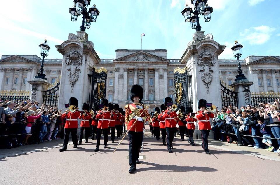 Trooping's tweet image. The May 2018 schedule for Changing the Guard in London and Windsor is now online: trooping-the-colour.co.uk/mounting/may20… @Guards_Info #guardduties #guardingthequeen