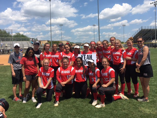 VRHSSOFTBALL tweet media