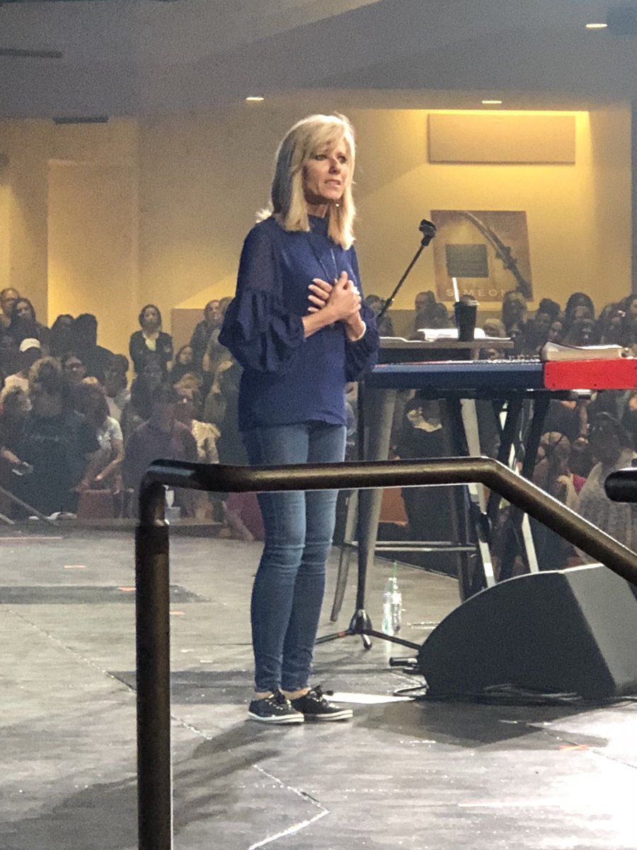 Jaycies326's tweet photo. Had an incredibly blessed time with my daughter at the Beth Moore women’s conference in San Diego this past weekend!#lproof18 #bethmoore #bethmoorelpm #rockchurch https://t.co/ISCQRjALzZ