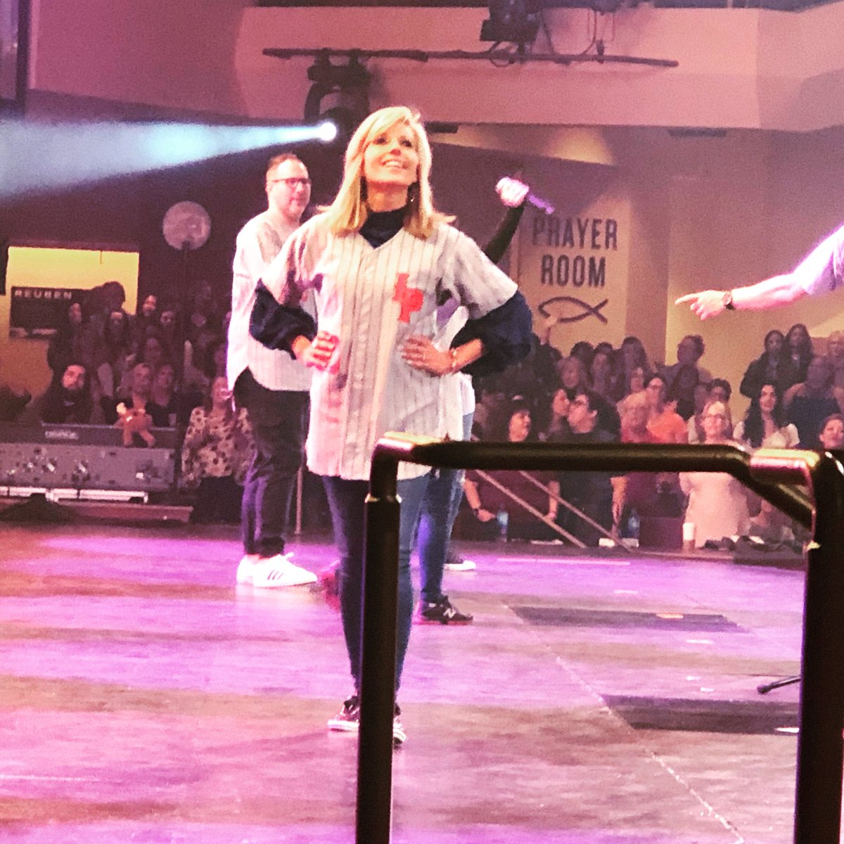 Jaycies326's tweet photo. Had an incredibly blessed time with my daughter at the Beth Moore women’s conference in San Diego this past weekend!#lproof18 #bethmoore #bethmoorelpm #rockchurch https://t.co/ISCQRjALzZ