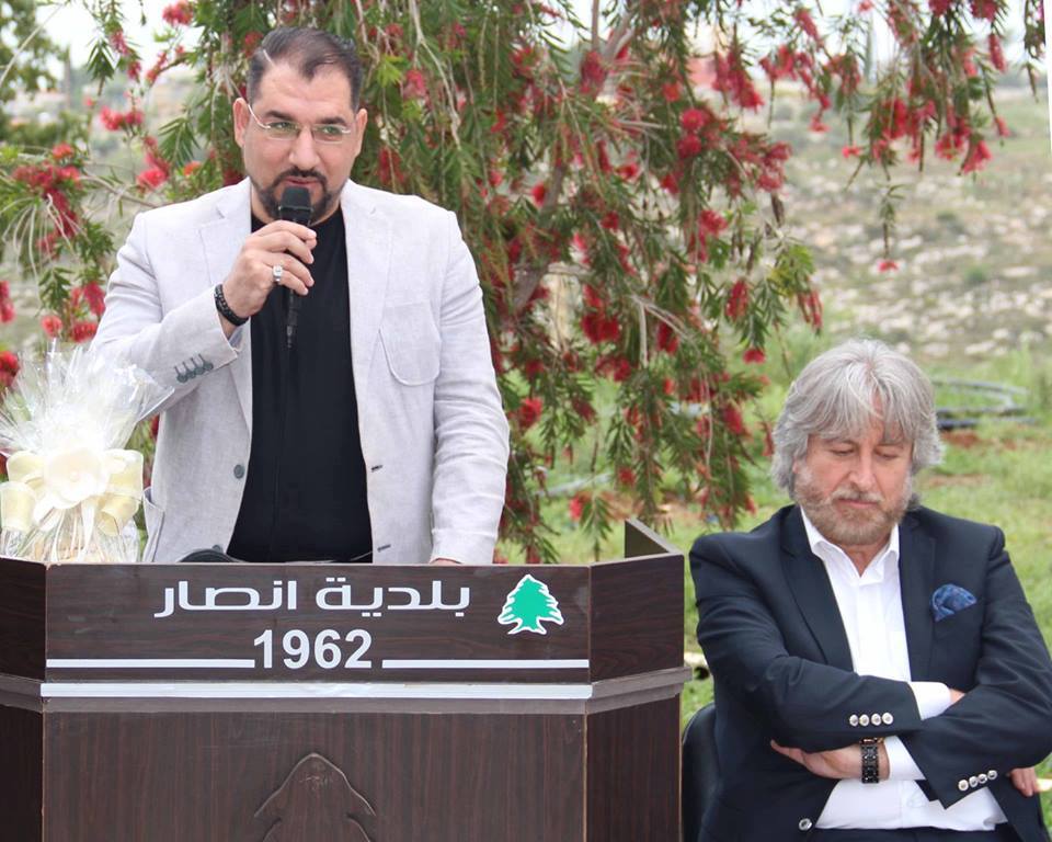 الدكتور عبد الحليم حمود يوقع "أنصار كل الحكاية في بلدية انصار 
beirutpress.net/article/436755