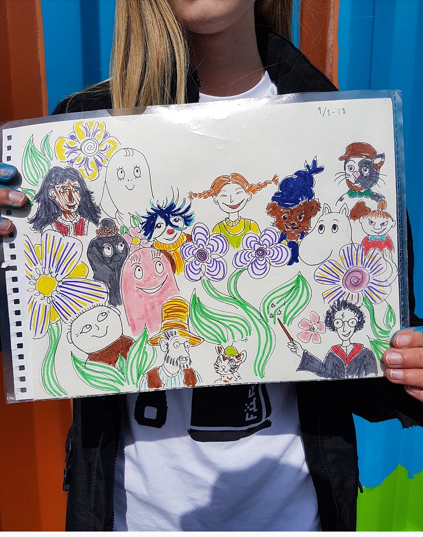 Tidigare idag....💕<a href="/BotkyrkaKonst/">Botkyrka Konsthall</a> mötte Julia och Elina från Färgsättarna på📍Förskolan Tranan i Alby. Dagens uppdrag: Pimpa en (..tråkig😴) container med kända barnboksfigurer😄👐Resultatet får vi se i nästa vecka! Håll utkik...instagram.com/botkyrkakonsth…
#botkyrkakonsthall