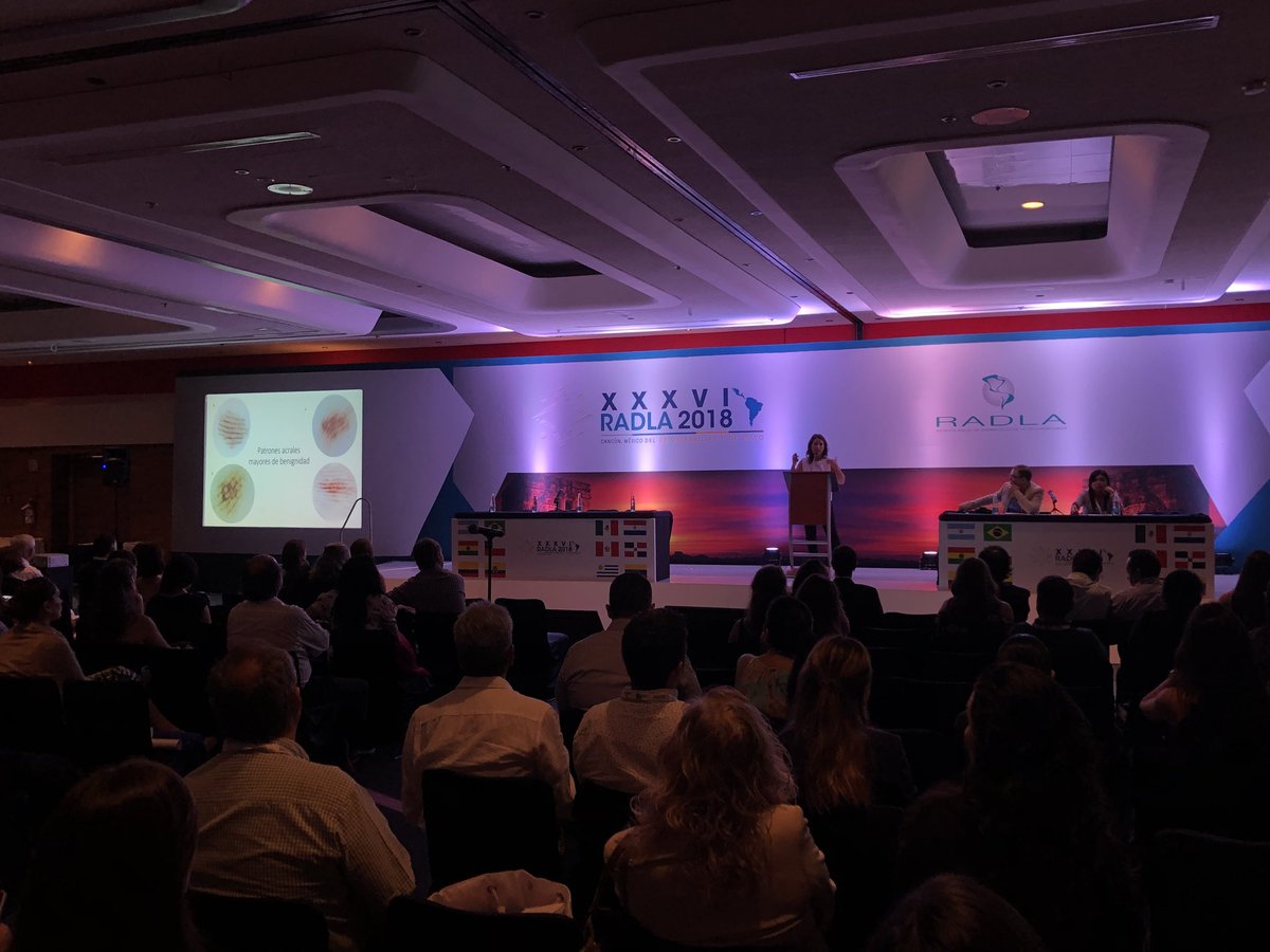 radlareunion's tweet photo. Taller de #Dermatoscopía, coordinado por el Doctor Roger González Ramírez. Sala Cozumel C #RADLA2018 https://t.co/dgHaIOh2ff