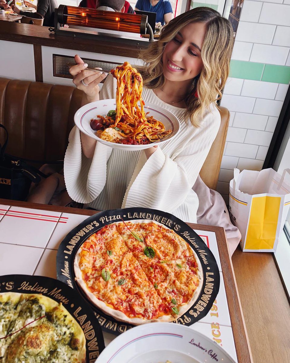 Gorgeous. Both <a href="/artsandfood_nyc/">artsandfood_nyc</a> and that pasta/pizza combo. #CafeLandwer #ItalianMenu